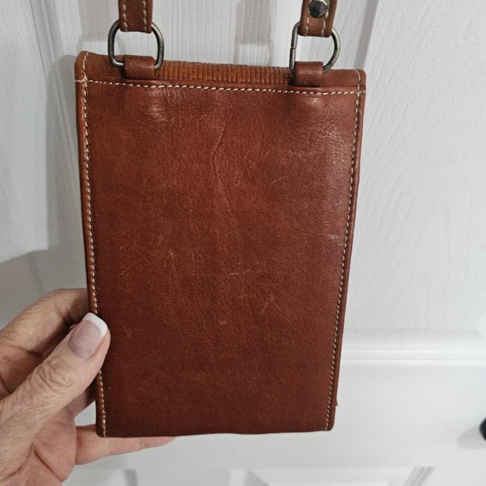 AGM Arte Gitana Mia Leather Crossbody Phone Wallet Cognac - Picture 11 of 16